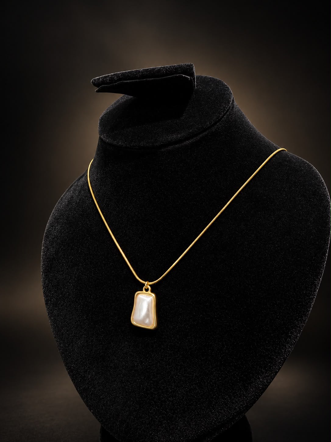 Golden Pearl-Effect Pendant Necklace