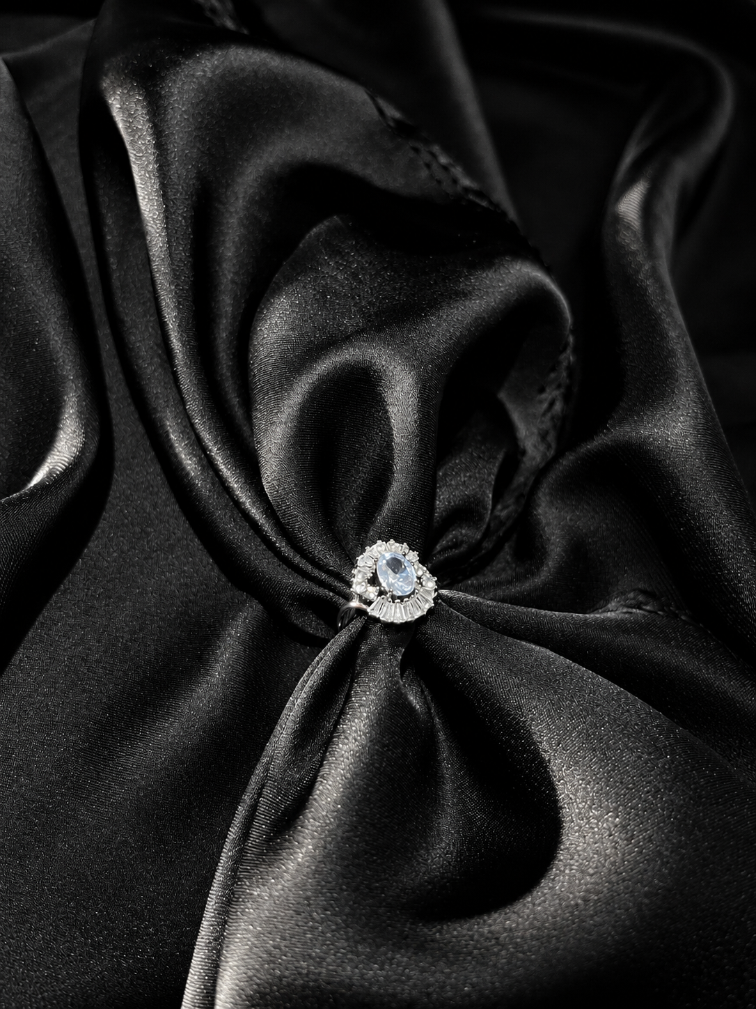 Silver Oval Crystal Halo Ring