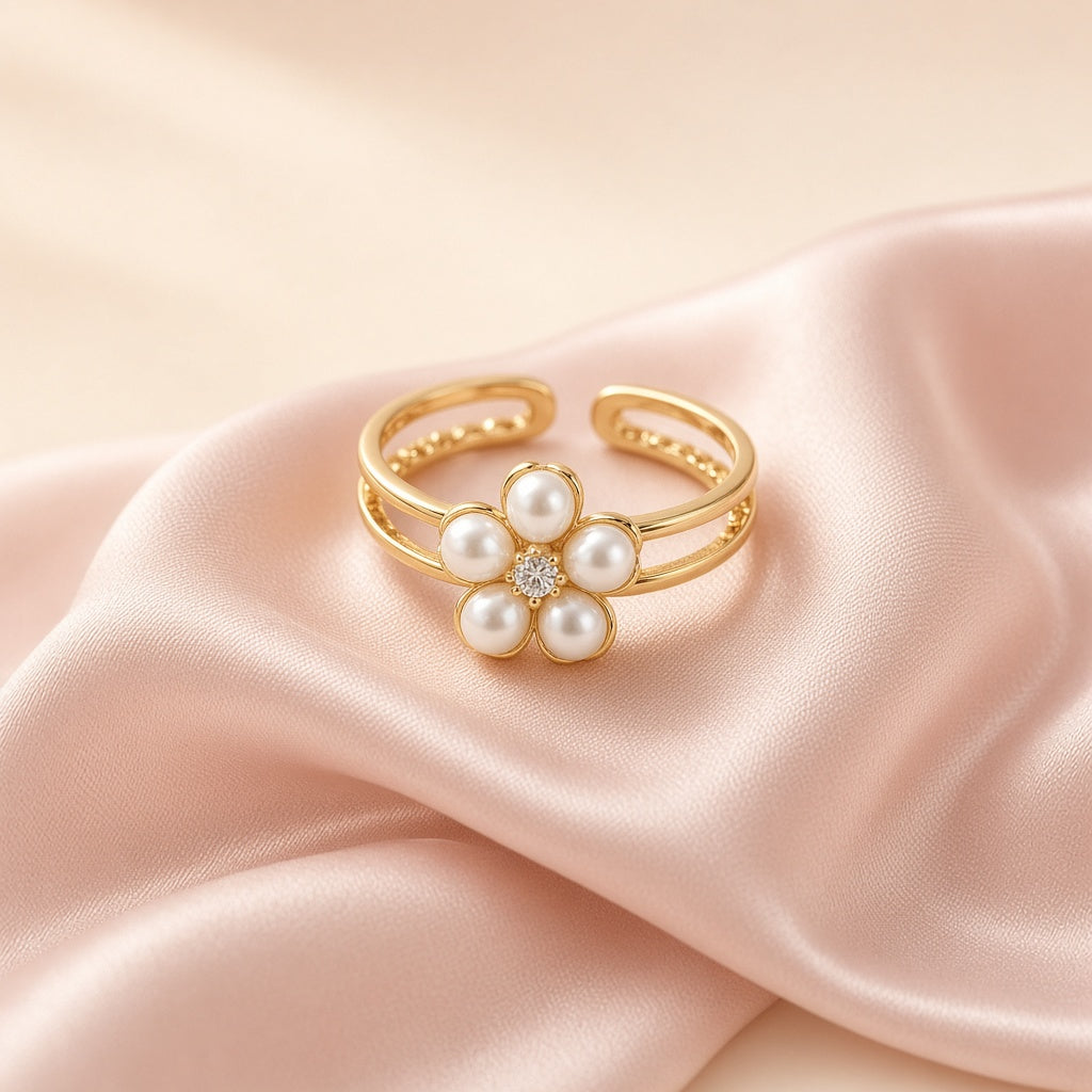 Gold plated adjustable ring with a flower of freshwater pearls